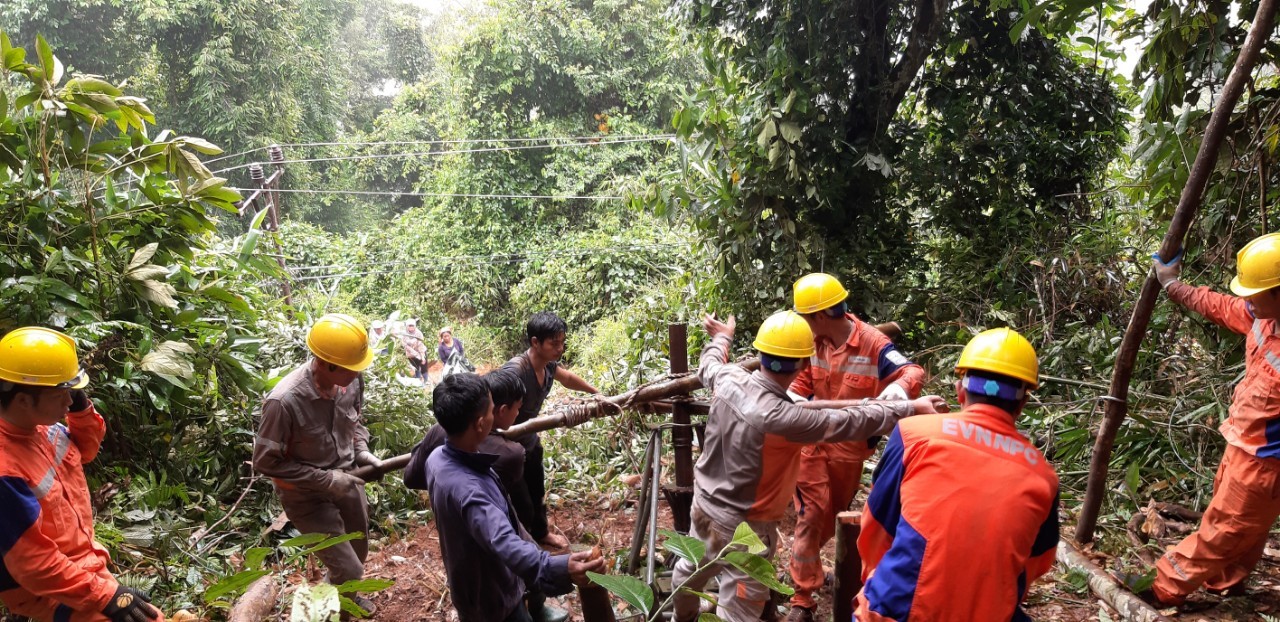 Điện Lực Mường Tè Đảm bảo cung cấp điện trong mưa lớn