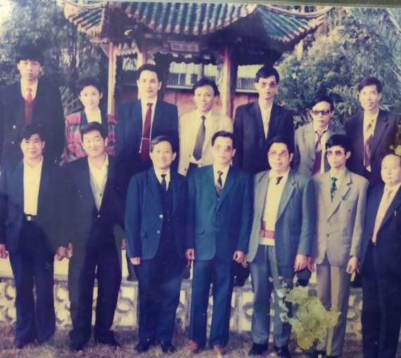 Doan-can-bo-huyen-MT-tham-va-viec-tai-huyen-Giang-Thanh-tinh-Van-Nam-TQ-nam-1992-50.jpg