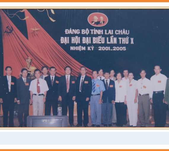 Doan-dai-bieu-huyen-Muong-Te-du-Dai-hoi-Dang-bo-tinh-lan-thu-X-nam-2001-1.jpg