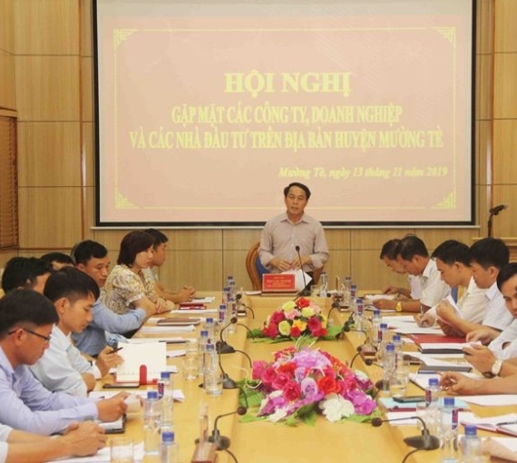 Gap-mat-cac-cong-ty-danh-nghiep-cac-nha-dau-tu-tren-dai-ban-huyen-nam-2019-1.jpg